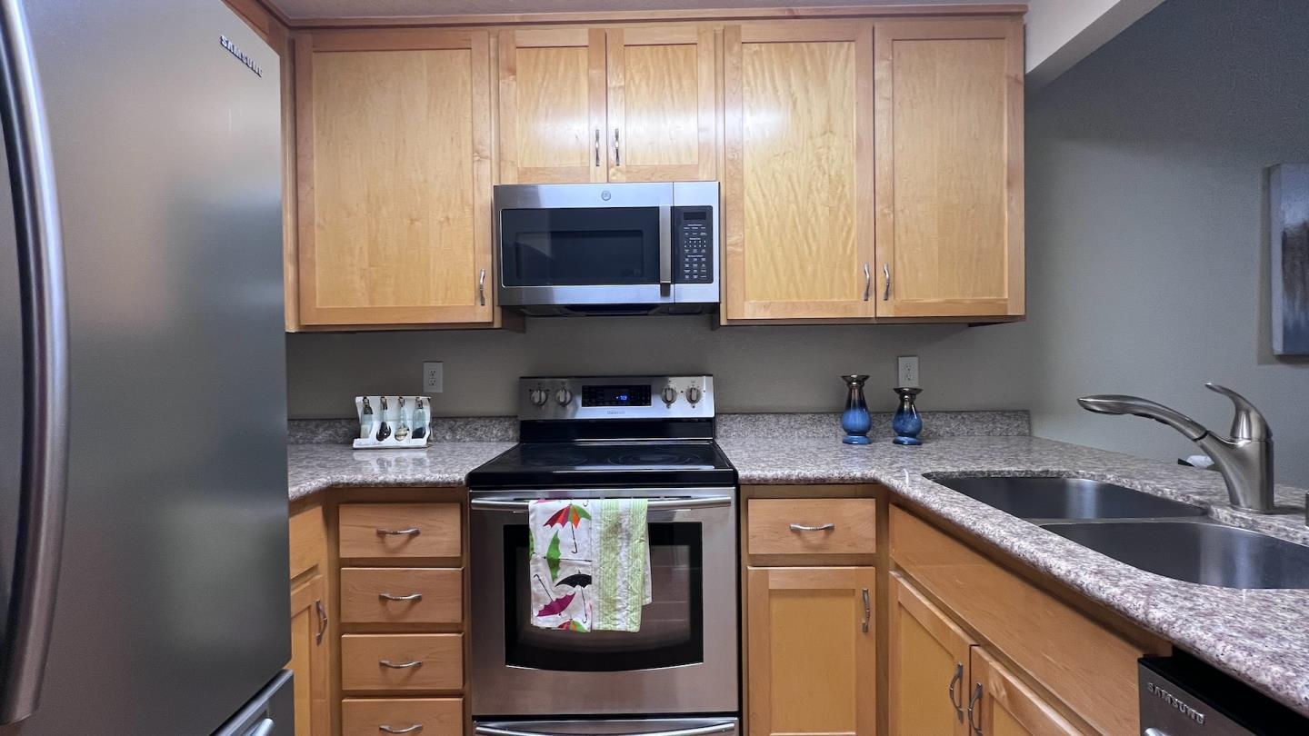 Detail Gallery Image 5 of 16 For 4849 Pine Forest Pl, San Jose,  CA 95118 - 2 Beds | 2 Baths