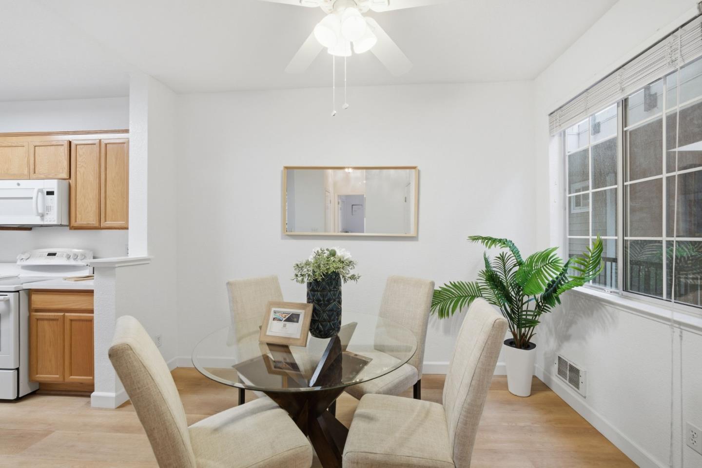 Detail Gallery Image 14 of 34 For 250 Santa Fe Ter #209,  Sunnyvale,  CA 94085 - 2 Beds | 2 Baths