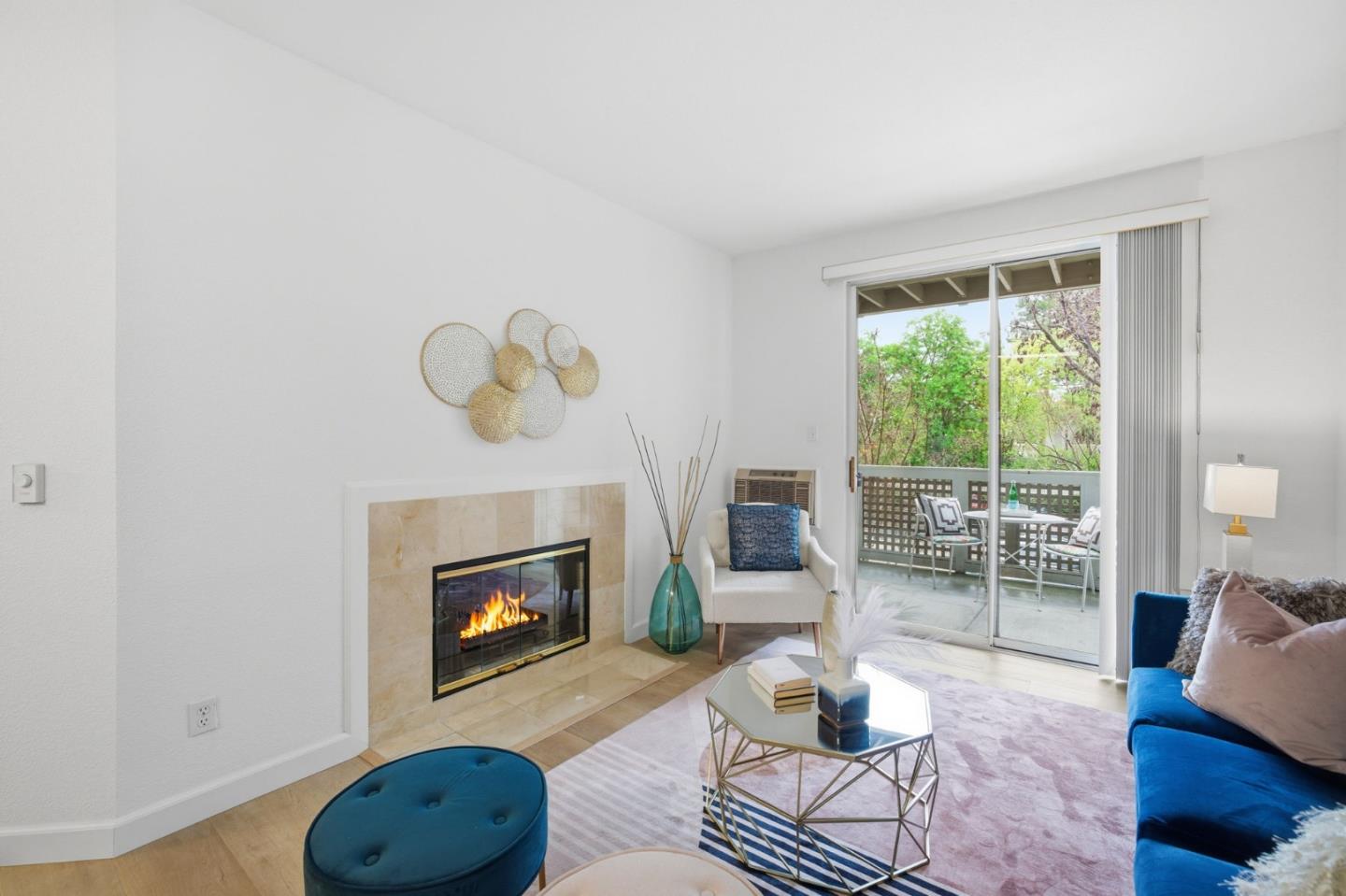 Detail Gallery Image 2 of 34 For 250 Santa Fe Ter #209,  Sunnyvale,  CA 94085 - 2 Beds | 2 Baths