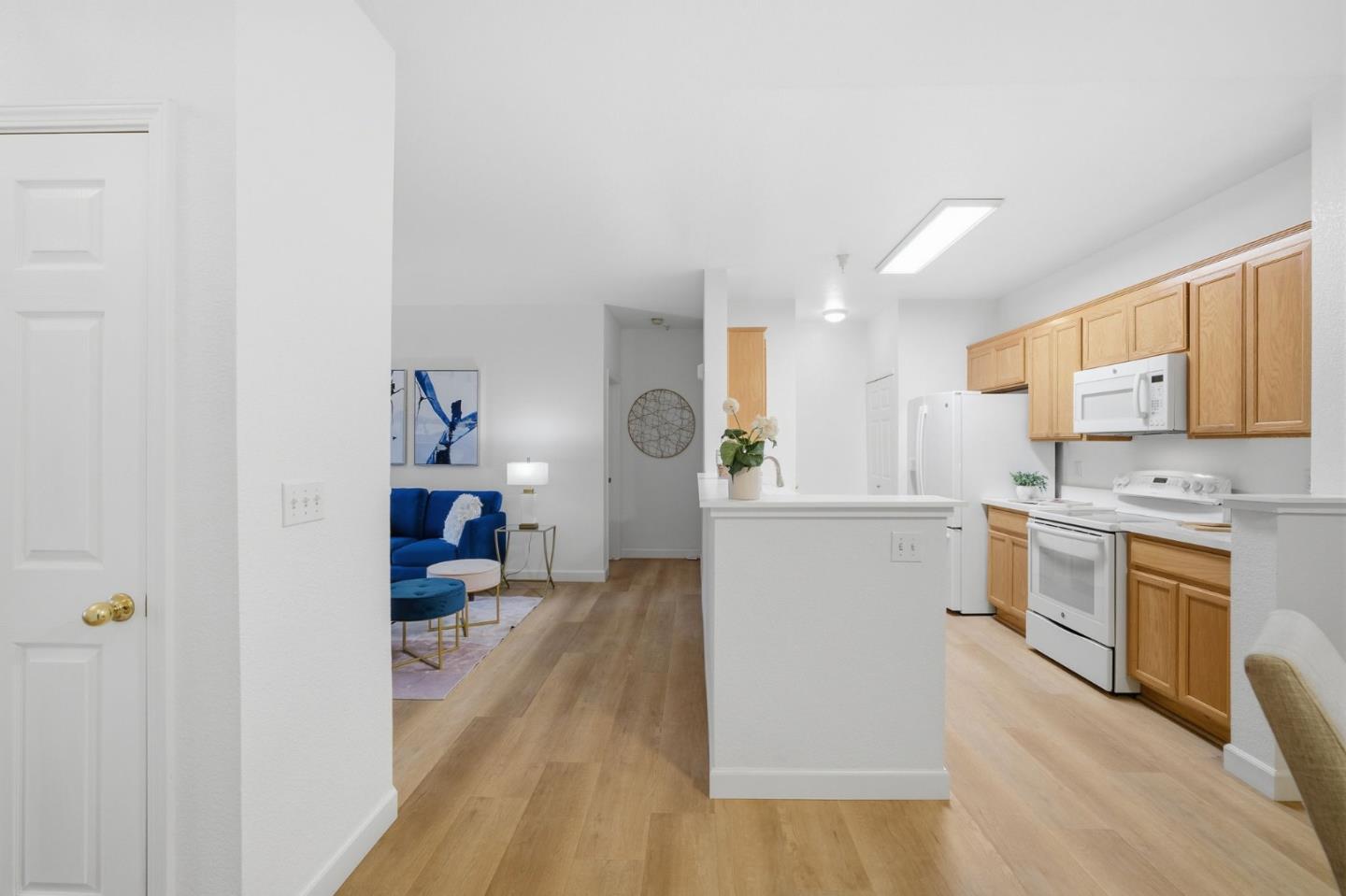 Detail Gallery Image 5 of 34 For 250 Santa Fe Ter #209,  Sunnyvale,  CA 94085 - 2 Beds | 2 Baths