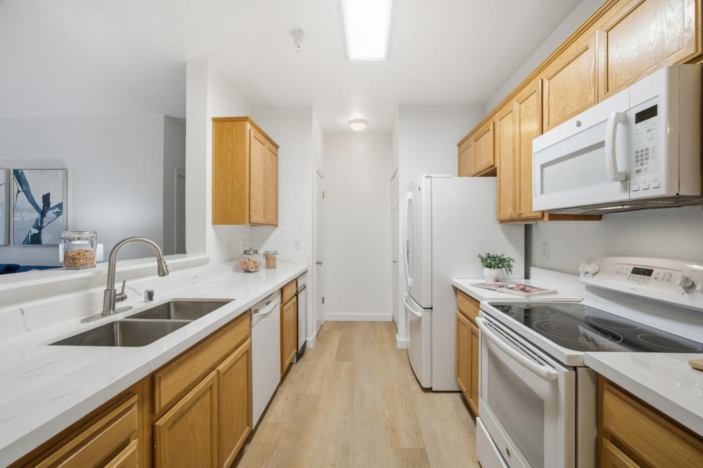 Detail Gallery Image 7 of 34 For 250 Santa Fe Ter #209,  Sunnyvale,  CA 94085 - 2 Beds | 2 Baths