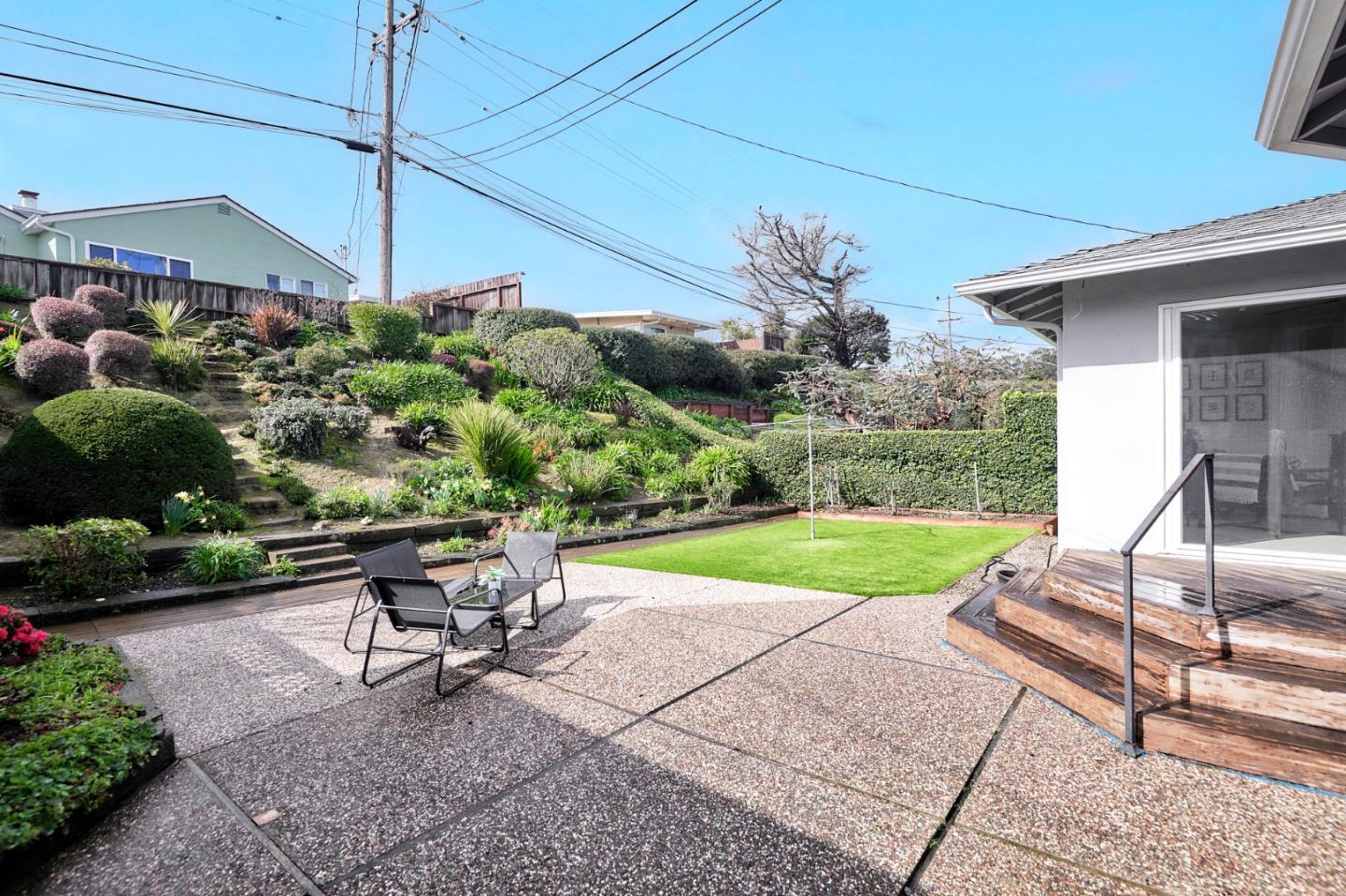 Detail Gallery Image 12 of 13 For 1027 Crestview Dr., Millbrae,  CA 94030 - 4 Beds | 2 Baths