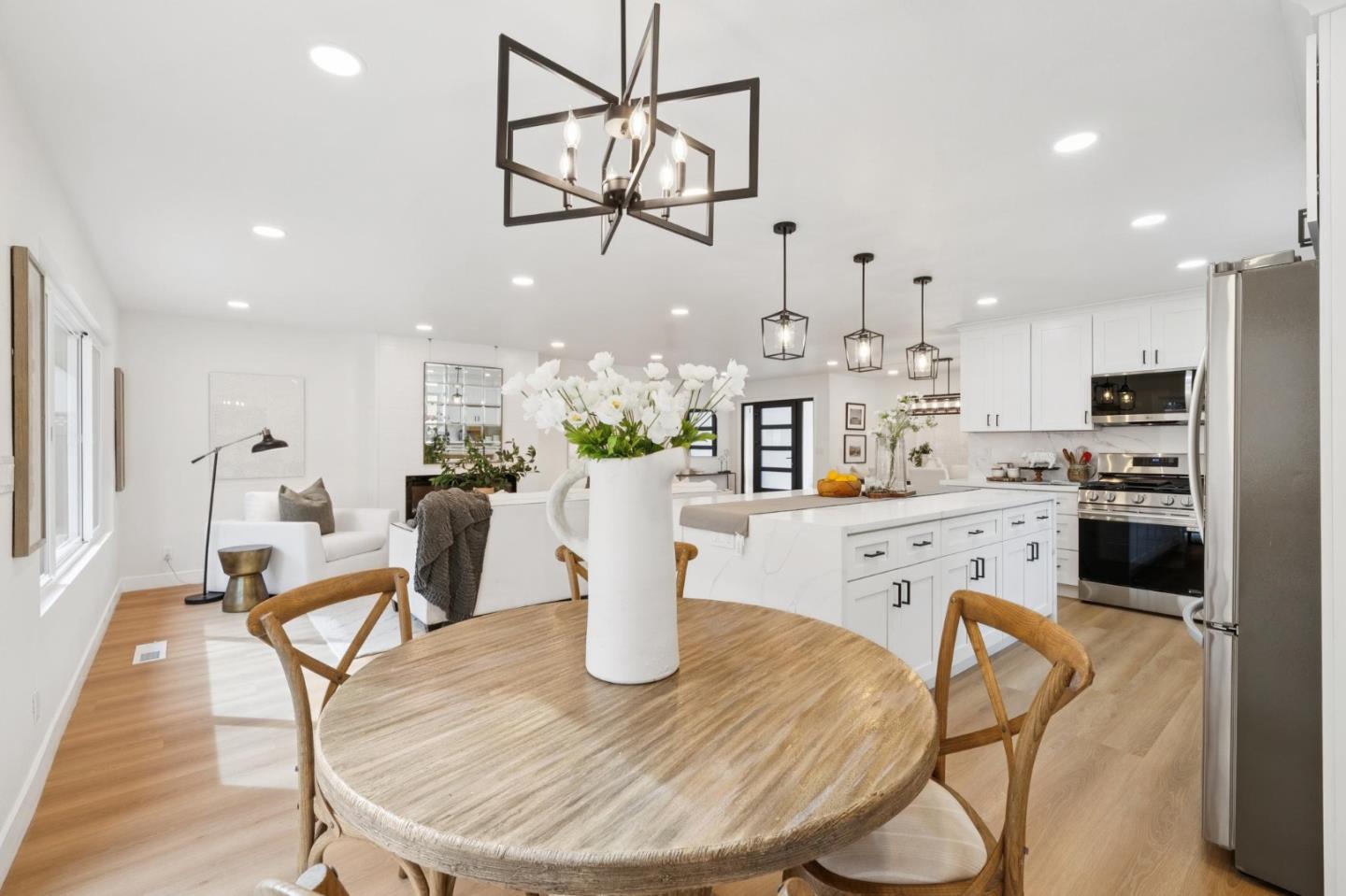 Detail Gallery Image 13 of 89 For 1276 Laurel Hill Dr, San Mateo,  CA 94402 - 3 Beds | 2 Baths