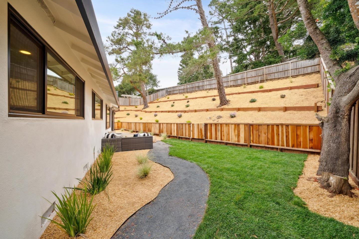 Detail Gallery Image 49 of 89 For 1276 Laurel Hill Dr, San Mateo,  CA 94402 - 3 Beds | 2 Baths