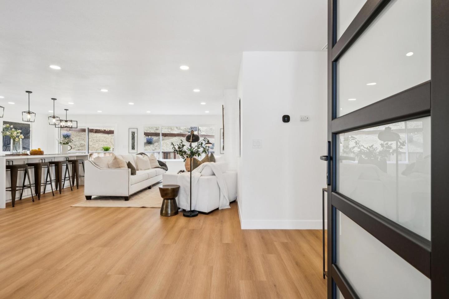 Detail Gallery Image 5 of 89 For 1276 Laurel Hill Dr, San Mateo,  CA 94402 - 3 Beds | 2 Baths