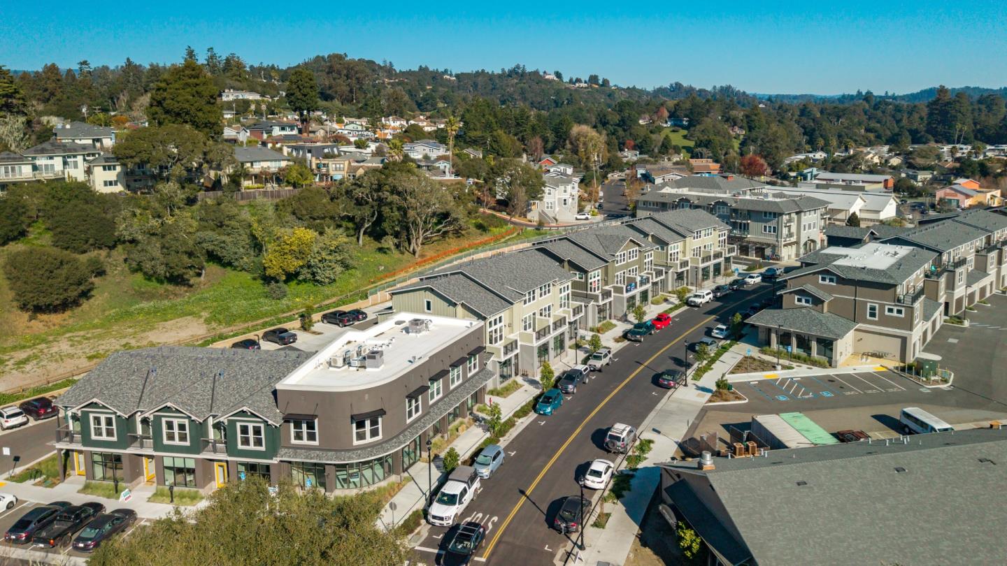 Detail Gallery Image 21 of 42 For 131 Aptos Village Way #2,  Aptos,  CA 95003 - 3 Beds | 3 Baths