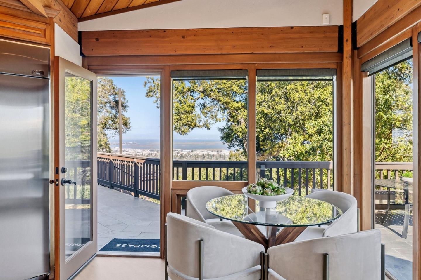 Detail Gallery Image 7 of 22 For 36 Loma Rd, Redwood City,  CA 94062 - 5 Beds | 4/3 Baths