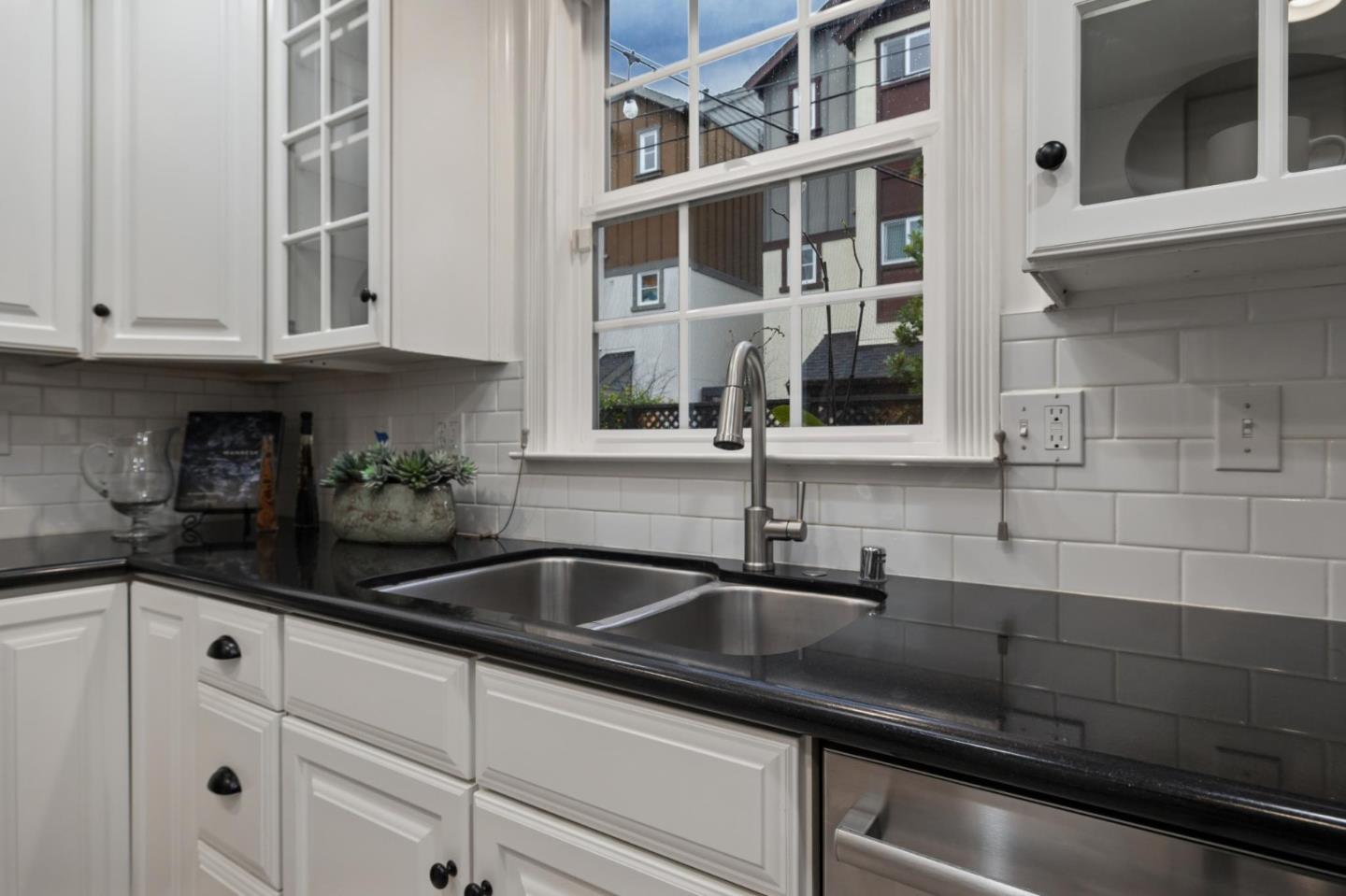 Detail Gallery Image 11 of 46 For 56 Tilton Ter, San Mateo,  CA 94401 - 2 Beds | 2 Baths