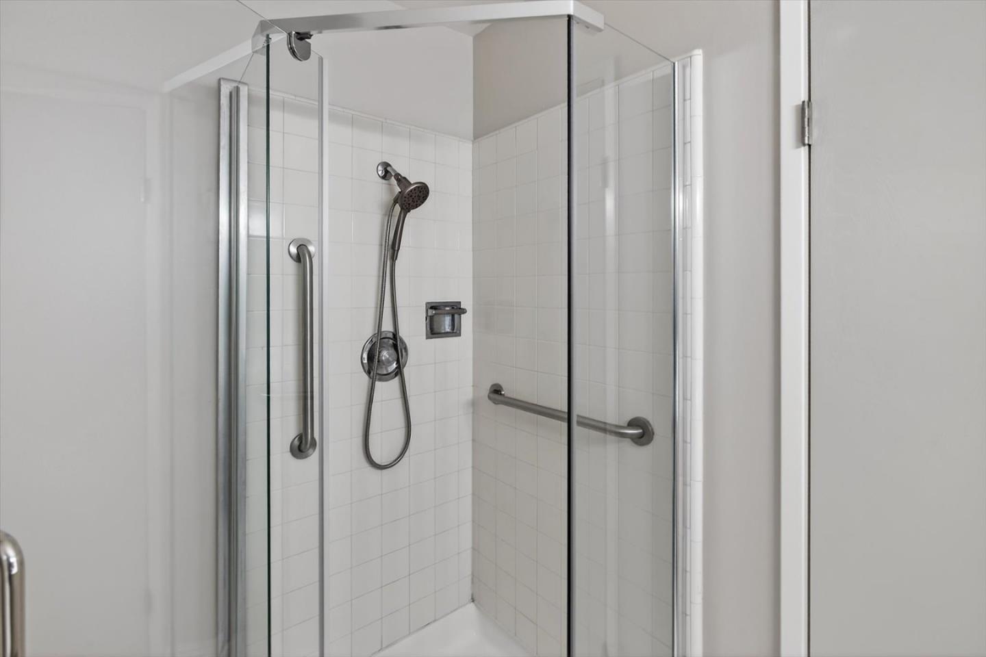 Detail Gallery Image 25 of 49 For 14920 E Hills Dr, San Jose,  CA 95127 - 5 Beds | 3/1 Baths