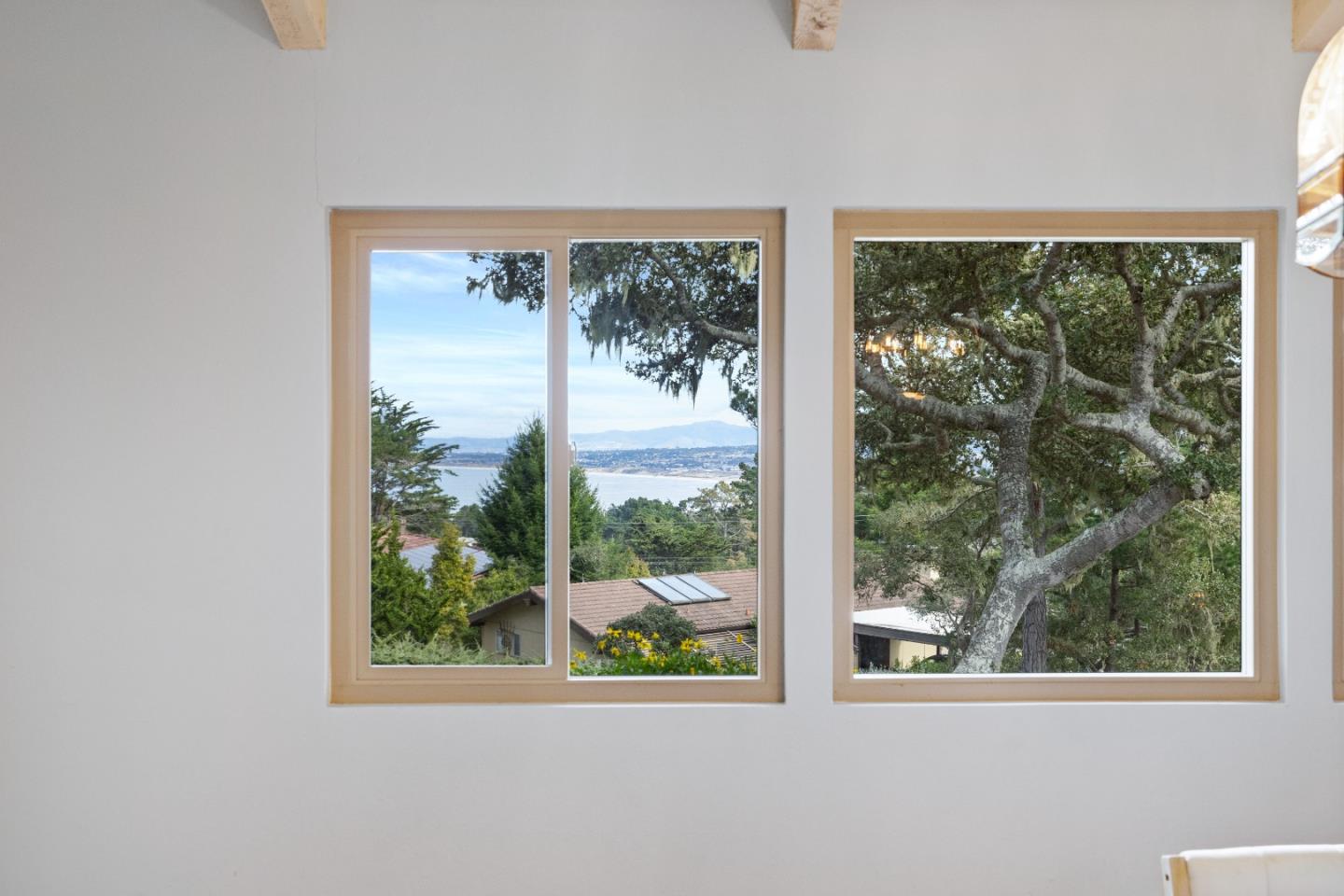 Detail Gallery Image 14 of 29 For 691 Fernwood Ave, Monterey,  CA 93940 - 2 Beds | 2 Baths