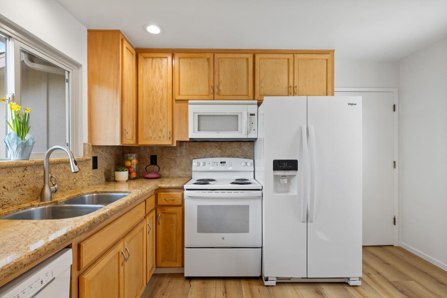 Detail Gallery Image 17 of 29 For 691 Fernwood Ave, Monterey,  CA 93940 - 2 Beds | 2 Baths