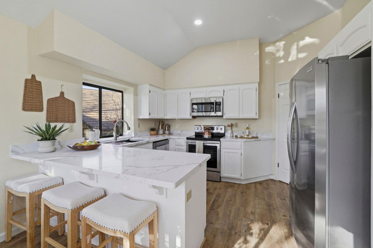 Detail Gallery Image 12 of 50 For 7527 Morevern Cir, San Jose,  CA 95135 - 2 Beds | 2/1 Baths