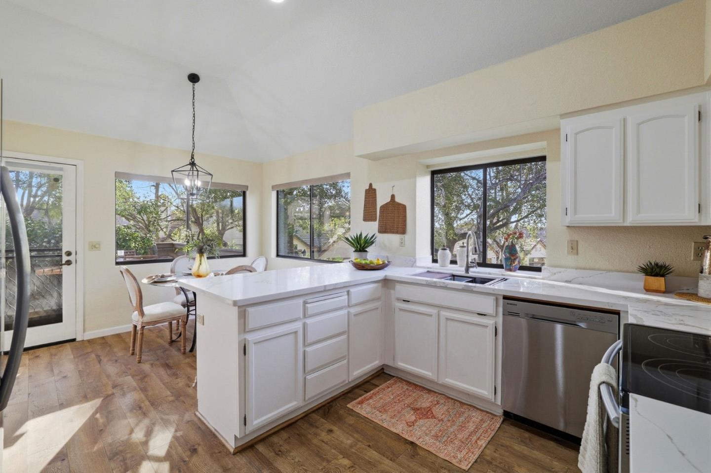 Detail Gallery Image 7 of 50 For 7527 Morevern Cir, San Jose,  CA 95135 - 2 Beds | 2/1 Baths