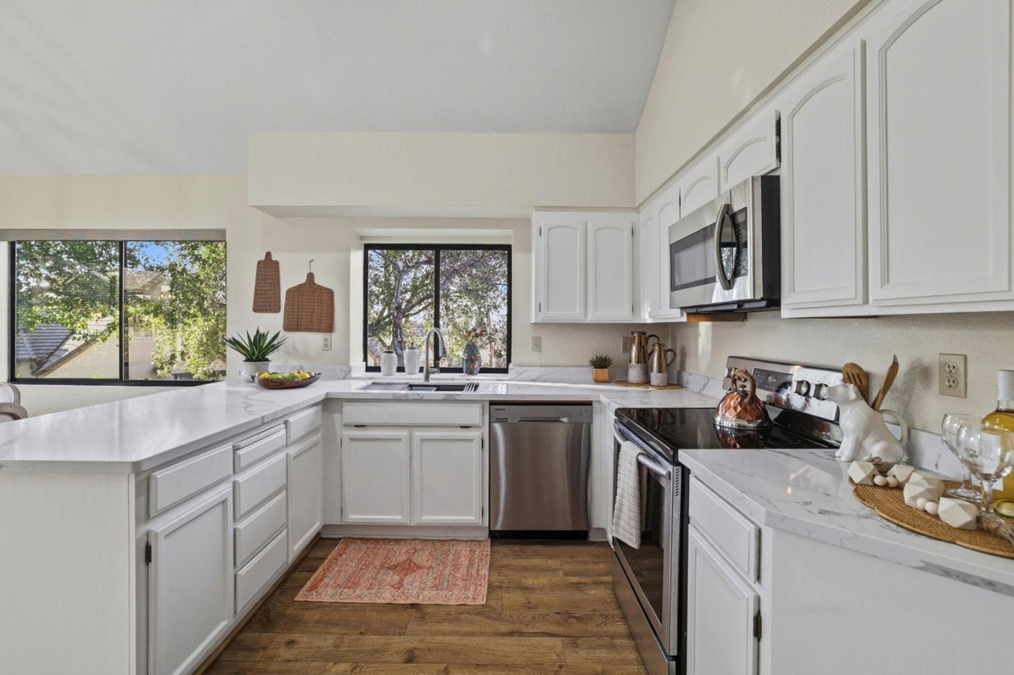 Detail Gallery Image 9 of 50 For 7527 Morevern Cir, San Jose,  CA 95135 - 2 Beds | 2/1 Baths