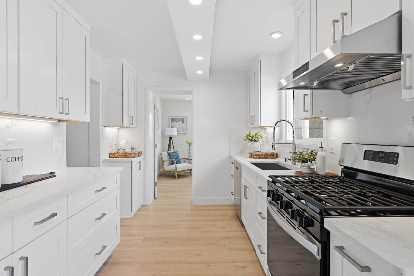 Detail Gallery Image 12 of 53 For 21060 Tulita Ct, Cupertino,  CA 95014 - 4 Beds | 2 Baths