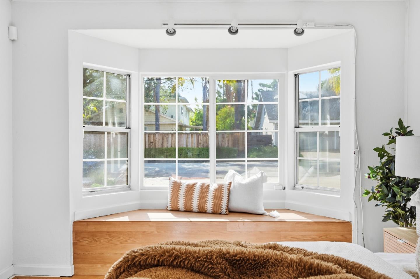 Detail Gallery Image 38 of 53 For 21060 Tulita Ct, Cupertino,  CA 95014 - 4 Beds | 2 Baths