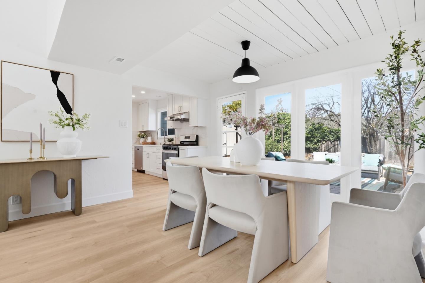 Detail Gallery Image 9 of 53 For 21060 Tulita Ct, Cupertino,  CA 95014 - 4 Beds | 2 Baths