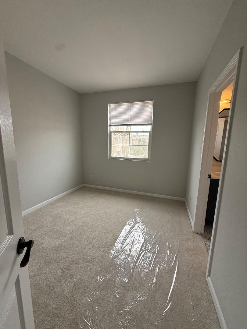 Detail Gallery Image 11 of 45 For 710 City Walk Pl #3,  Hayward,  CA 94541 - 3 Beds | 2/1 Baths