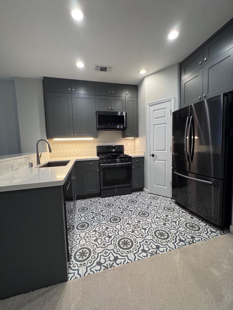 Detail Gallery Image 15 of 45 For 710 City Walk Pl #3,  Hayward,  CA 94541 - 3 Beds | 2/1 Baths