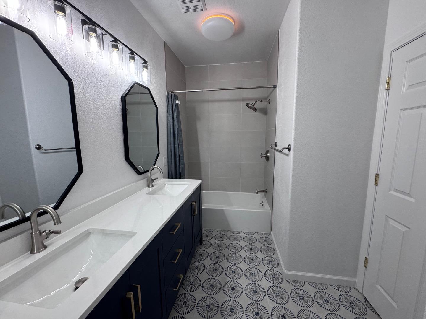 Detail Gallery Image 28 of 45 For 710 City Walk Pl #3,  Hayward,  CA 94541 - 3 Beds | 2/1 Baths