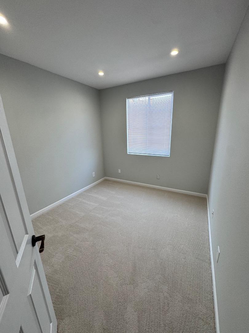Detail Gallery Image 40 of 45 For 710 City Walk Pl #3,  Hayward,  CA 94541 - 3 Beds | 2/1 Baths