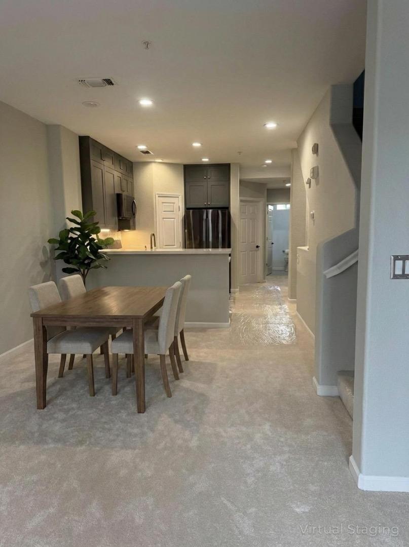 Detail Gallery Image 8 of 45 For 710 City Walk Pl #3,  Hayward,  CA 94541 - 3 Beds | 2/1 Baths