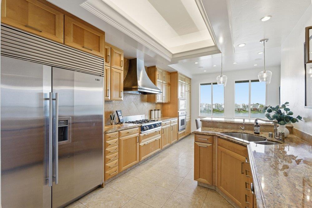 Detail Gallery Image 14 of 34 For 781 Mediterranean Ln, Redwood Shores,  CA 94065 - 2 Beds | 2 Baths