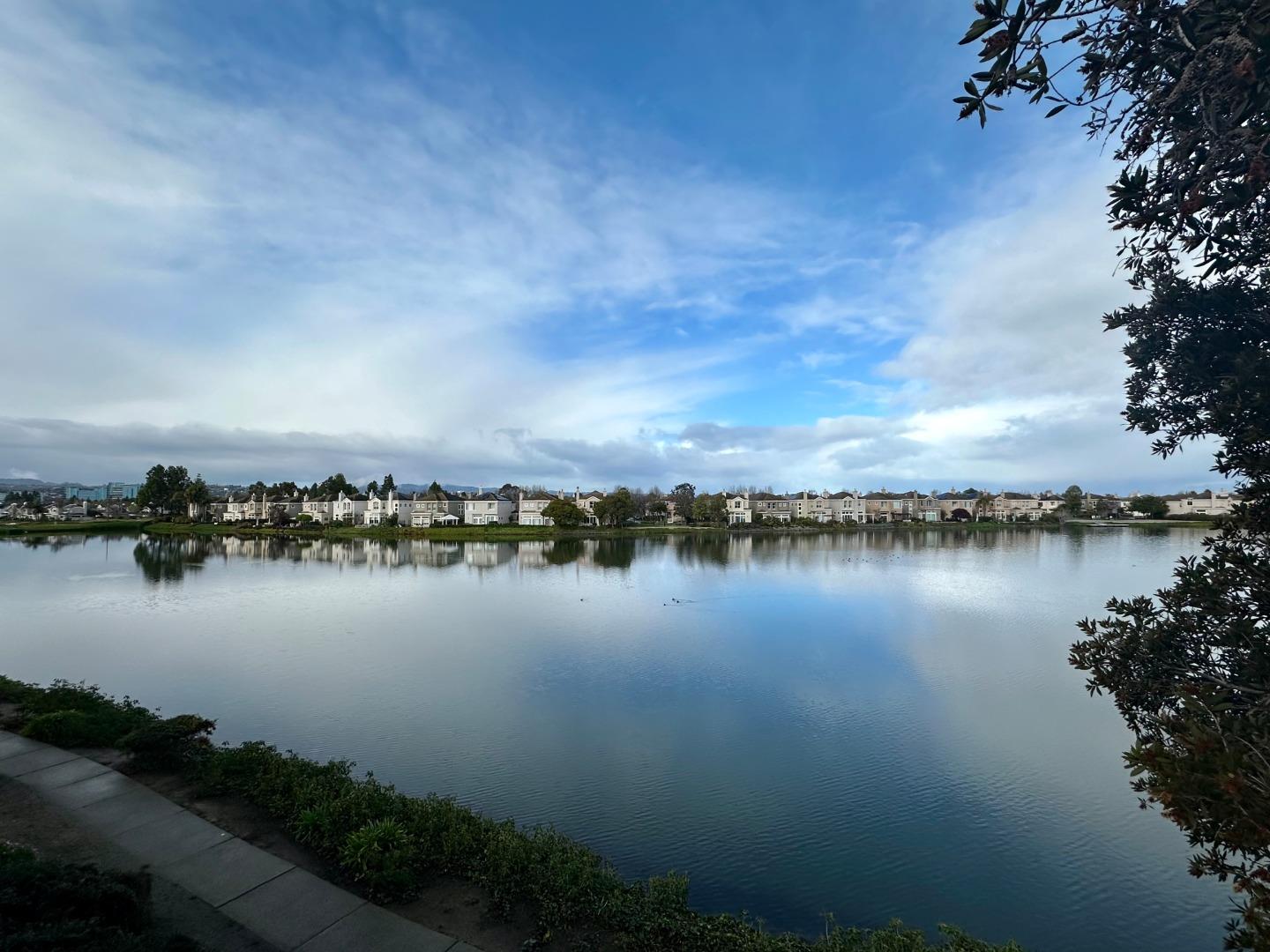 Detail Gallery Image 4 of 34 For 781 Mediterranean Ln, Redwood Shores,  CA 94065 - 2 Beds | 2 Baths