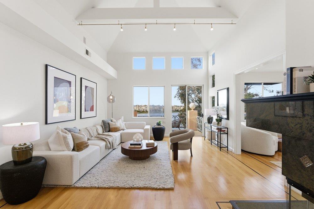 Detail Gallery Image 7 of 34 For 781 Mediterranean Ln, Redwood Shores,  CA 94065 - 2 Beds | 2 Baths