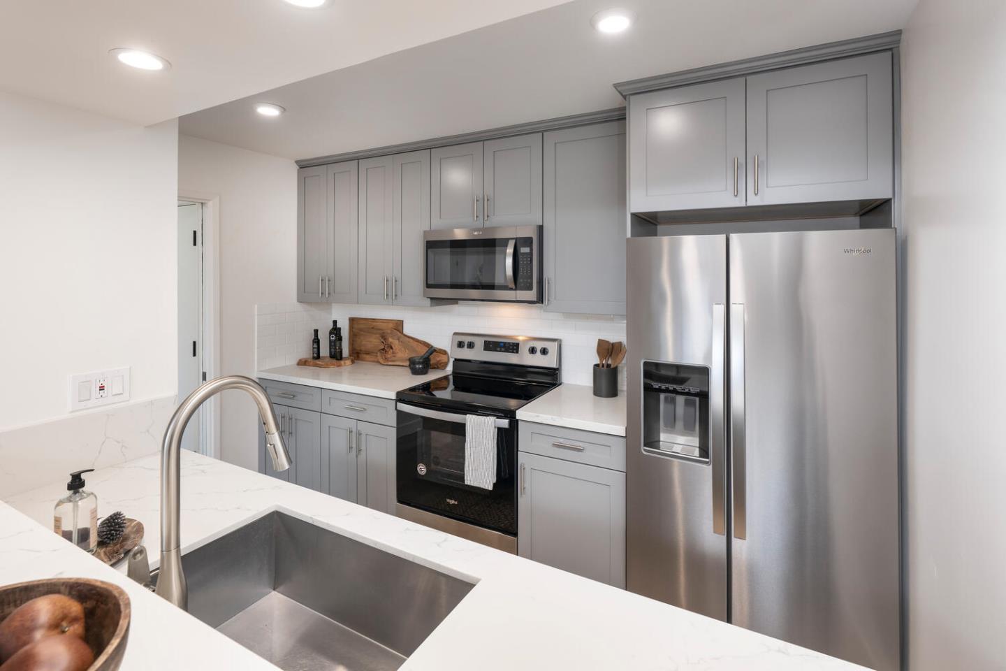 Detail Gallery Image 12 of 25 For 1500 Broadway #301,  Burlingame,  CA 94010 - 2 Beds | 2 Baths