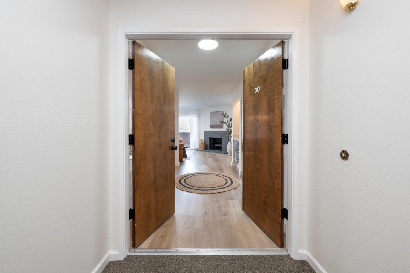 Detail Gallery Image 3 of 25 For 1500 Broadway #301,  Burlingame,  CA 94010 - 2 Beds | 2 Baths