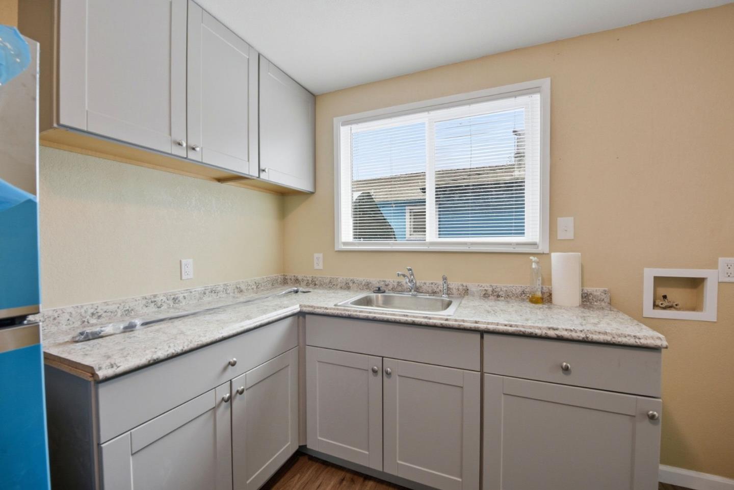 Detail Gallery Image 12 of 28 For 6928 Fresno St, Oakland,  CA 94605 - 9 Beds | 4 Baths