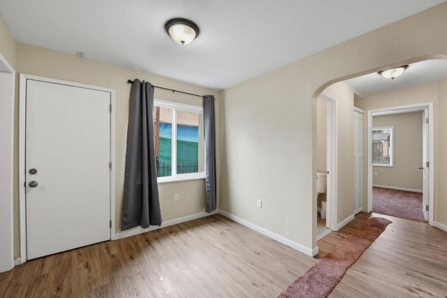 Detail Gallery Image 16 of 28 For 6928 Fresno St, Oakland,  CA 94605 - 9 Beds | 4 Baths