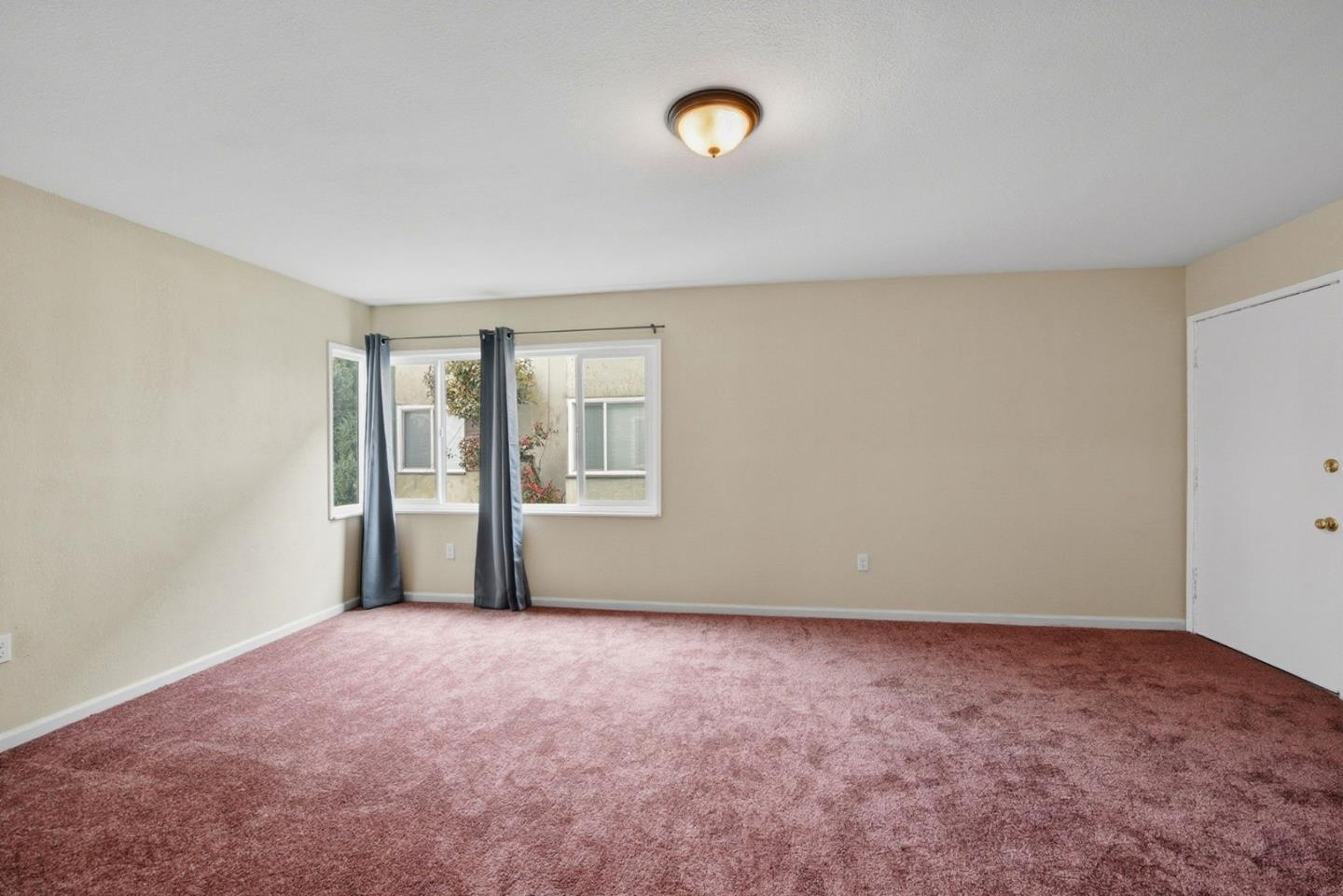 Detail Gallery Image 5 of 28 For 6928 Fresno St, Oakland,  CA 94605 - 9 Beds | 4 Baths