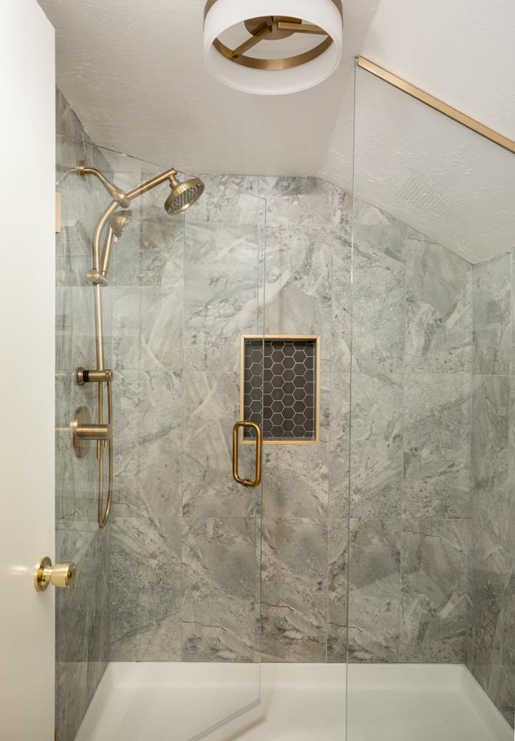 Detail Gallery Image 14 of 24 For 5625 Bluegrass Ln, San Jose,  CA 95118 - 4 Beds | 2/1 Baths