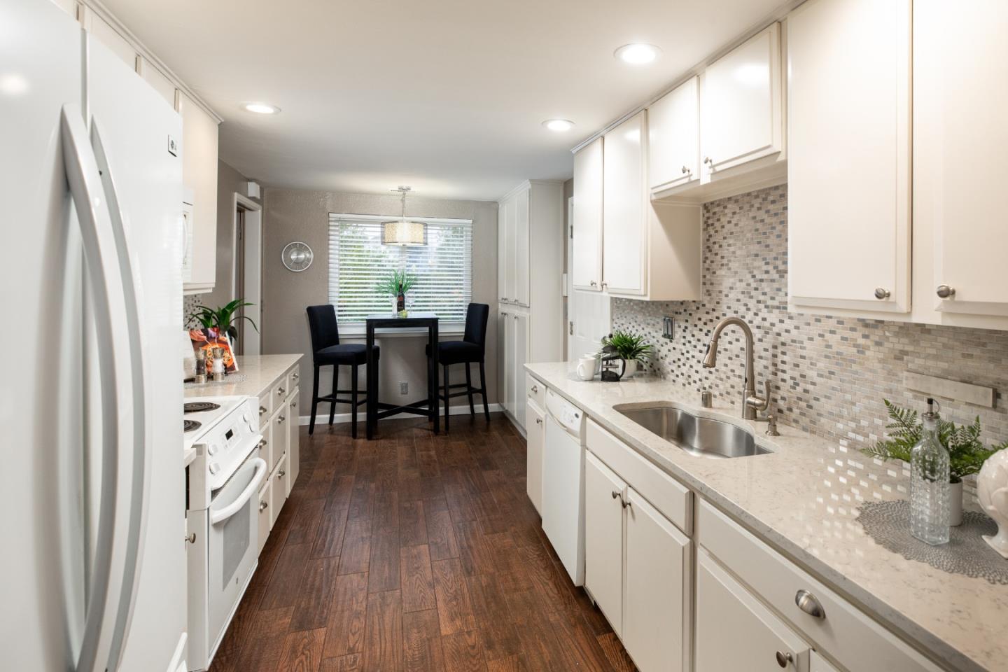 Detail Gallery Image 5 of 24 For 5625 Bluegrass Ln, San Jose,  CA 95118 - 4 Beds | 2/1 Baths