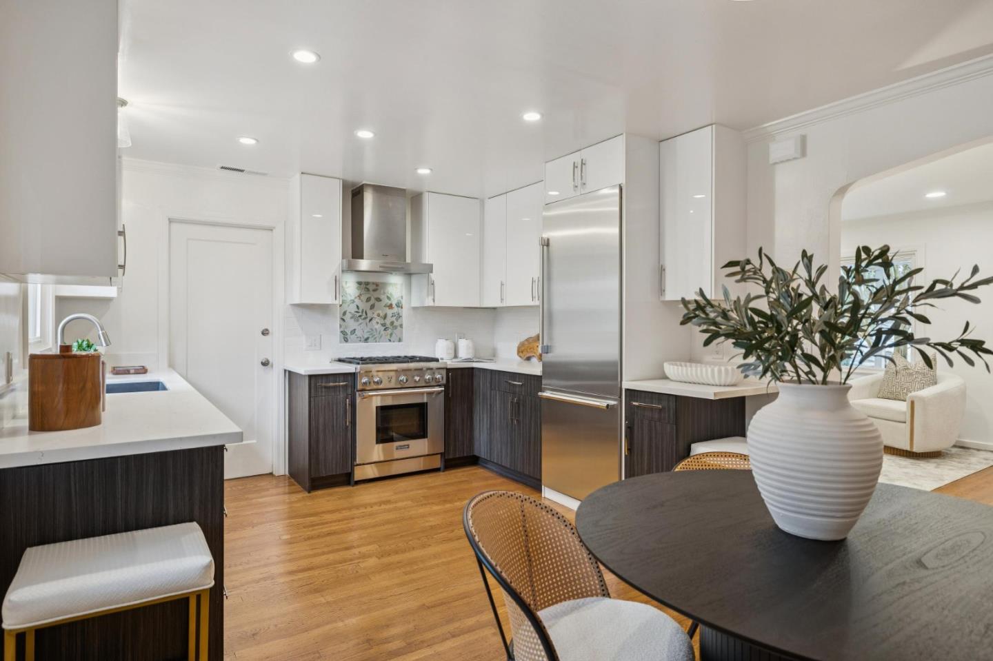 Detail Gallery Image 12 of 25 For 754 15th Ave, Menlo Park,  CA 94025 - 3 Beds | 2 Baths