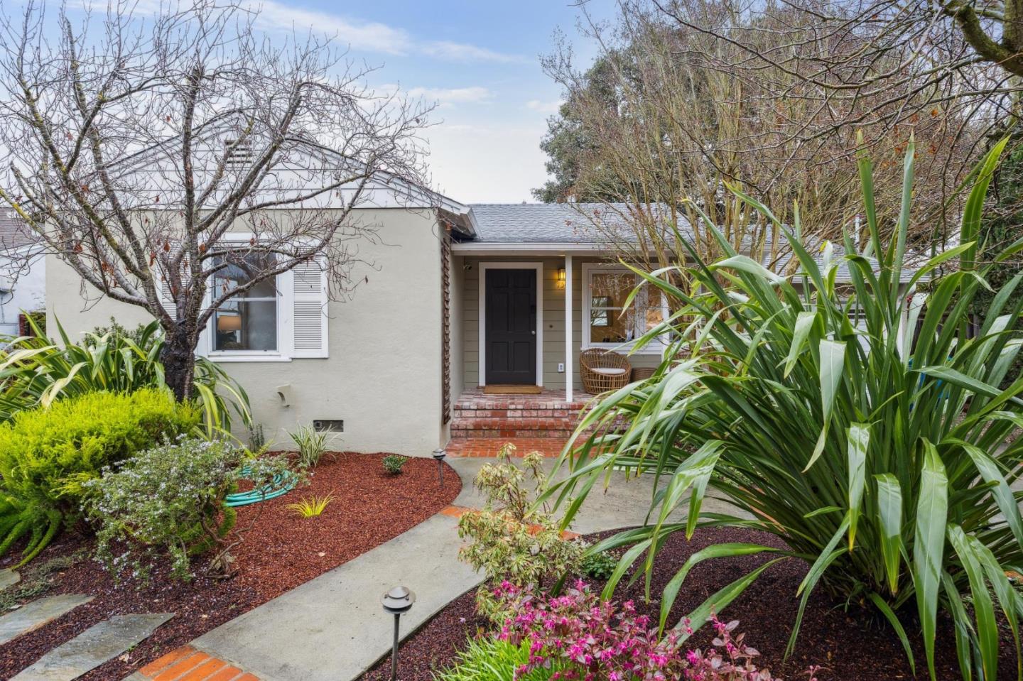 Detail Gallery Image 4 of 25 For 754 15th Ave, Menlo Park,  CA 94025 - 3 Beds | 2 Baths