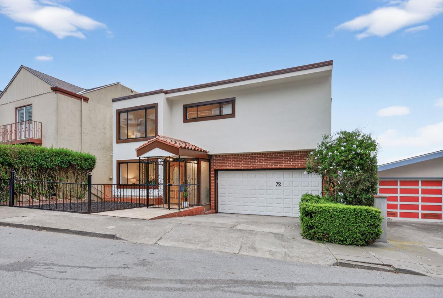 Detail Gallery Image 12 of 110 For 72 Cresta Vista Dr, San Francisco,  CA 94127 - 4 Beds | 3 Baths