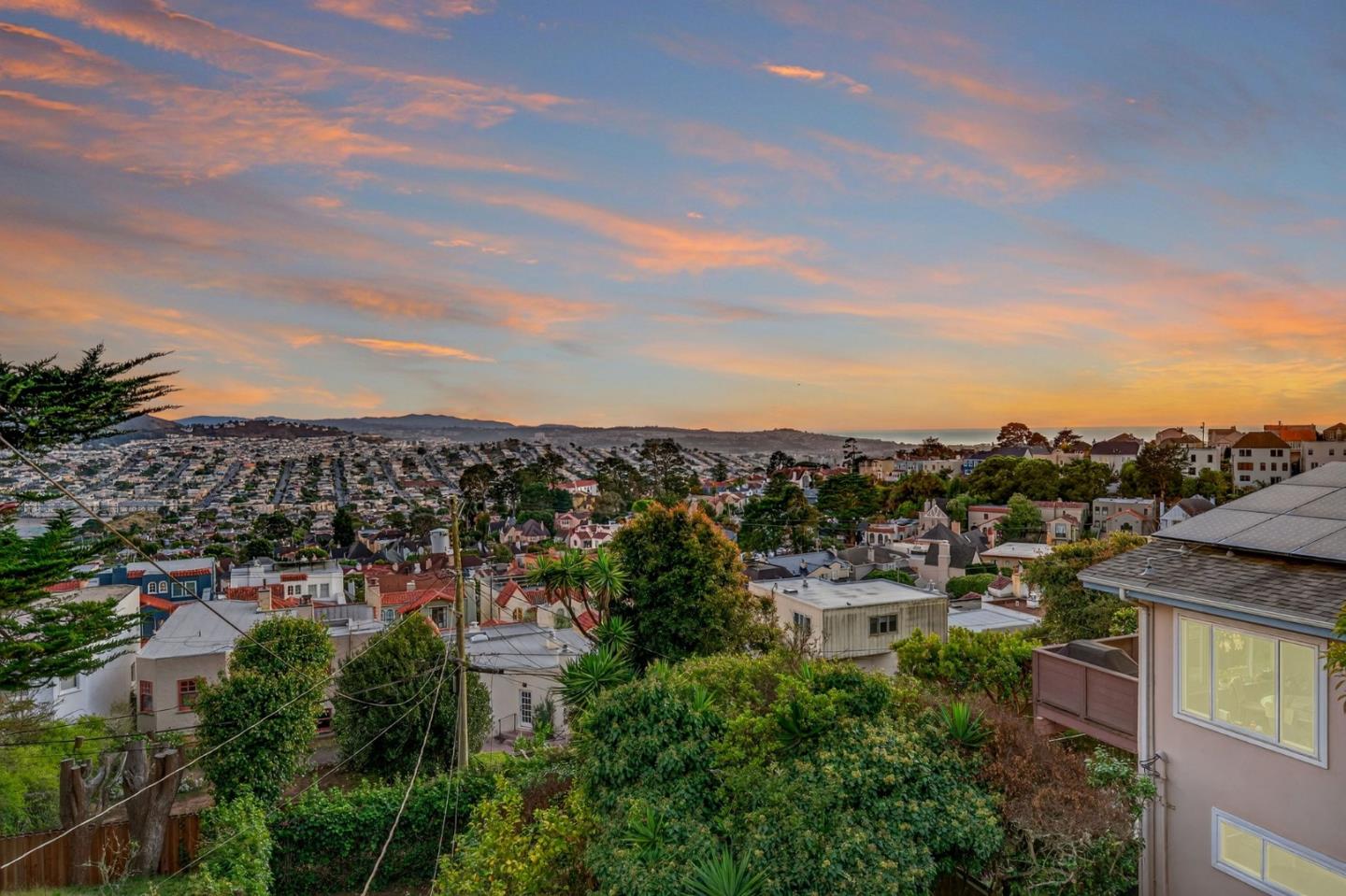 Detail Gallery Image 7 of 110 For 72 Cresta Vista Dr, San Francisco,  CA 94127 - 4 Beds | 3 Baths