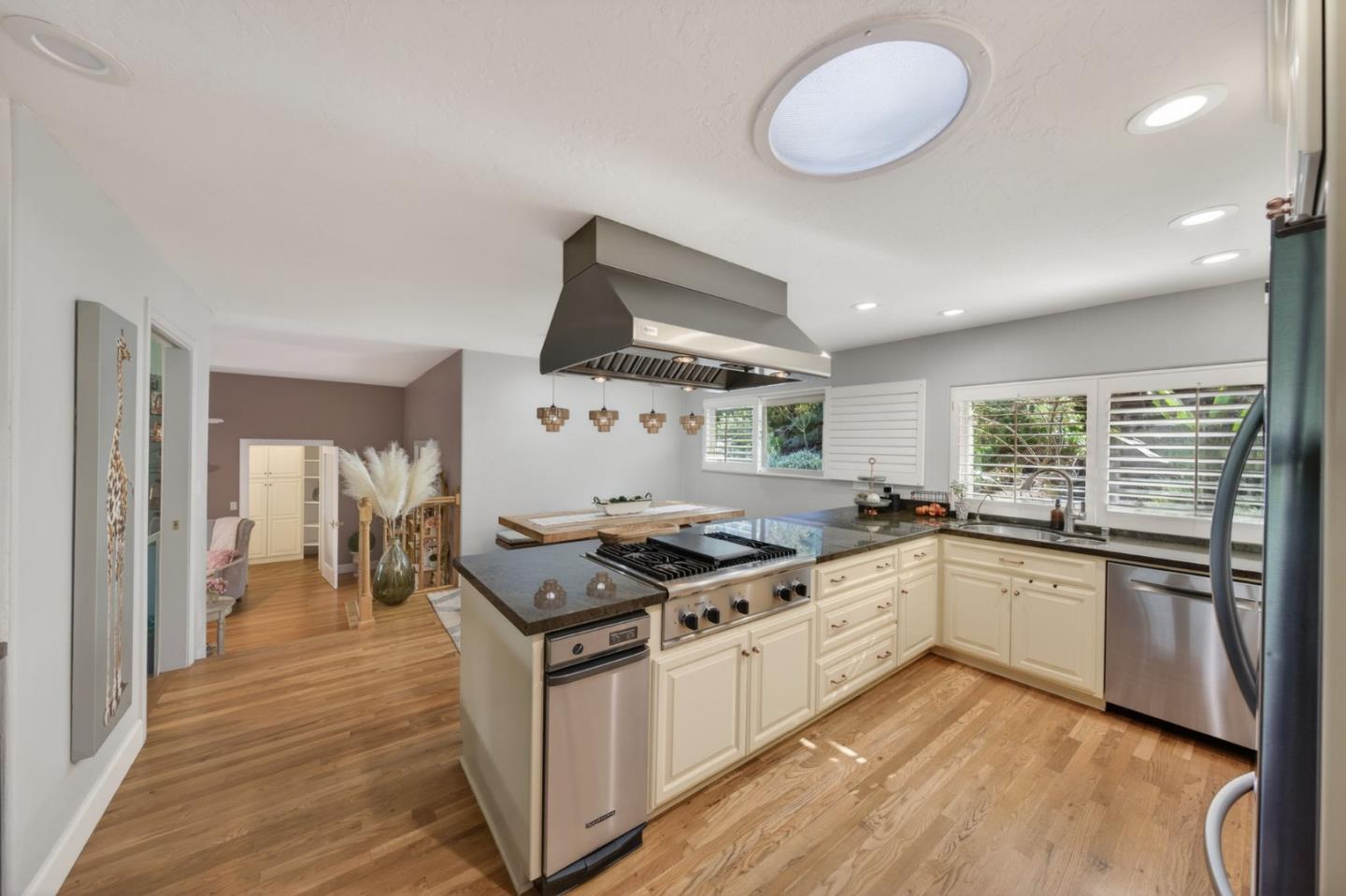 Detail Gallery Image 15 of 58 For 17490 Blue Jay Dr, Morgan Hill,  CA 95037 - 3 Beds | 2 Baths