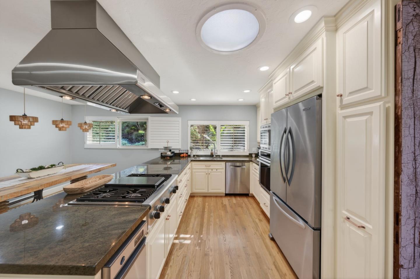 Detail Gallery Image 16 of 58 For 17490 Blue Jay Dr, Morgan Hill,  CA 95037 - 3 Beds | 2 Baths