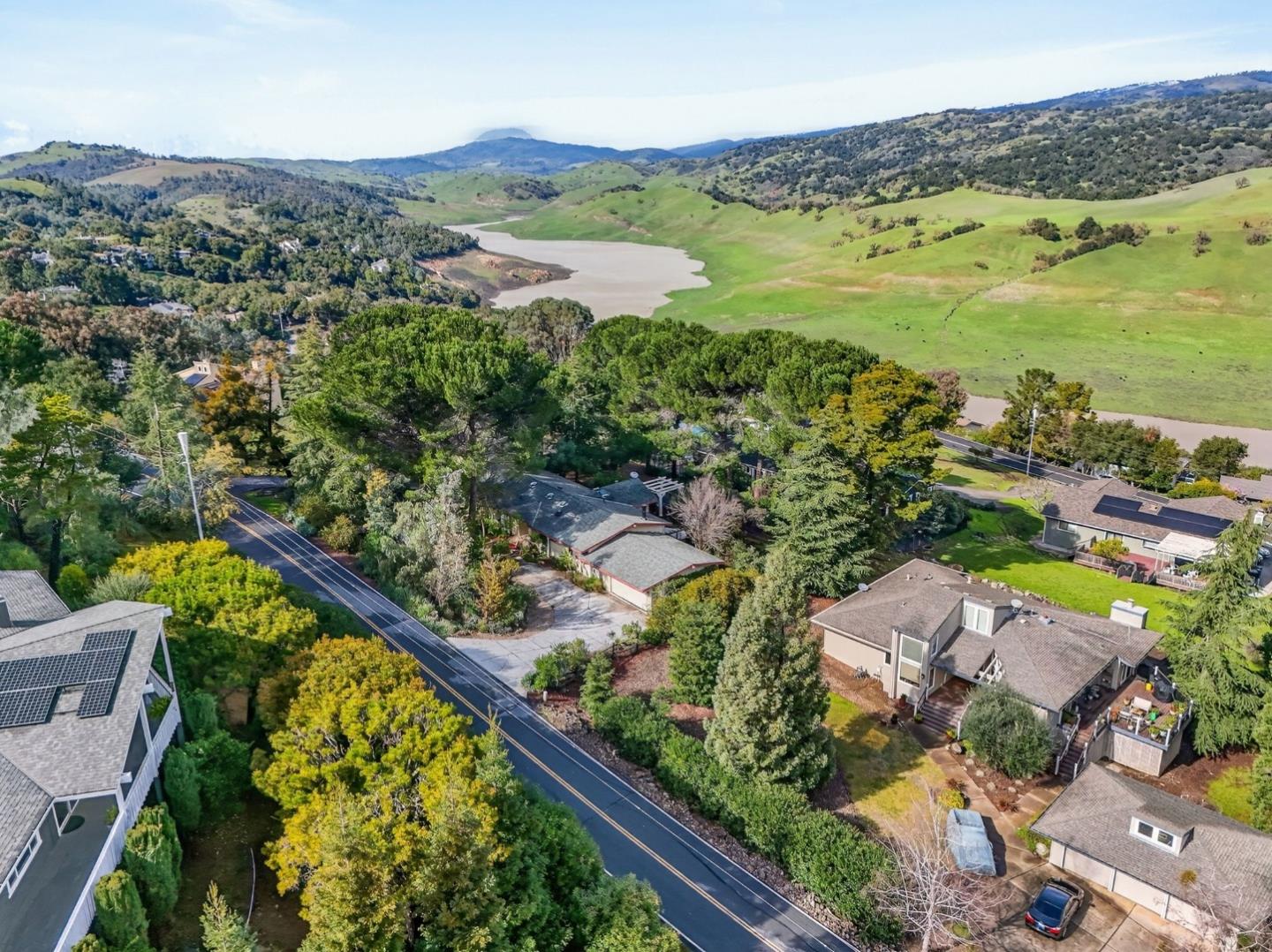 Detail Gallery Image 4 of 58 For 17490 Blue Jay Dr, Morgan Hill,  CA 95037 - 3 Beds | 2 Baths