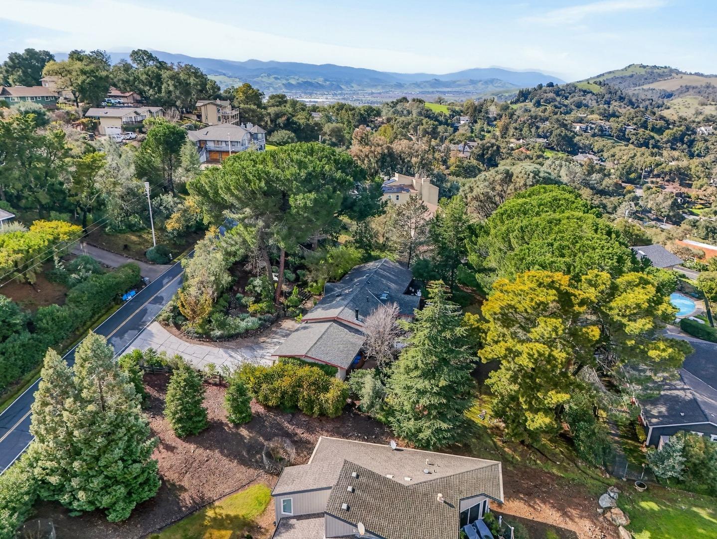 Detail Gallery Image 41 of 58 For 17490 Blue Jay Dr, Morgan Hill,  CA 95037 - 3 Beds | 2 Baths