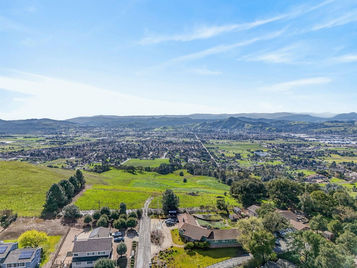 Detail Gallery Image 43 of 58 For 17490 Blue Jay Dr, Morgan Hill,  CA 95037 - 3 Beds | 2 Baths