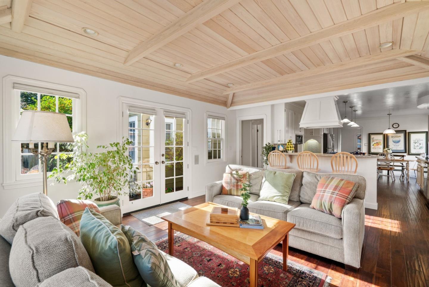 Detail Gallery Image 17 of 55 For 1660 Hanchett Ave, San Jose,  CA 95128 - 3 Beds | 3 Baths