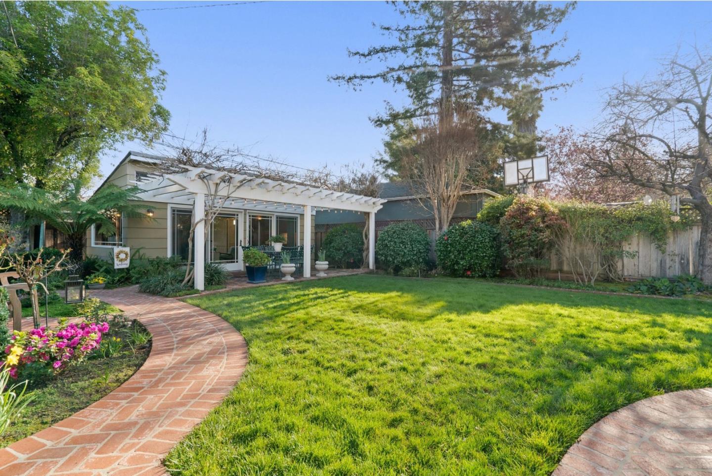 Detail Gallery Image 36 of 55 For 1660 Hanchett Ave, San Jose,  CA 95128 - 3 Beds | 3 Baths