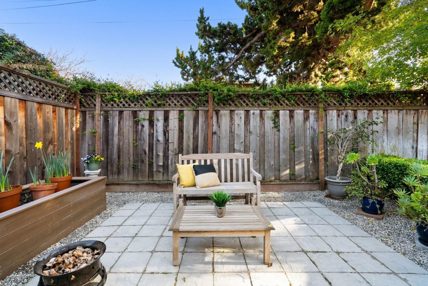 Detail Gallery Image 37 of 55 For 1660 Hanchett Ave, San Jose,  CA 95128 - 3 Beds | 3 Baths