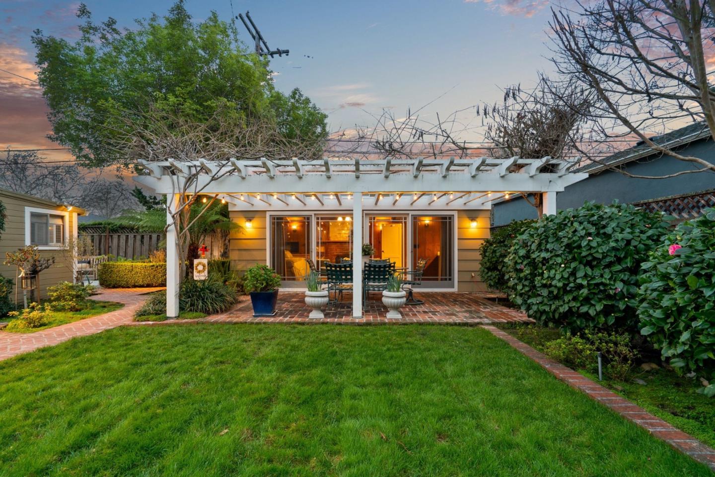 Detail Gallery Image 42 of 55 For 1660 Hanchett Ave, San Jose,  CA 95128 - 3 Beds | 3 Baths