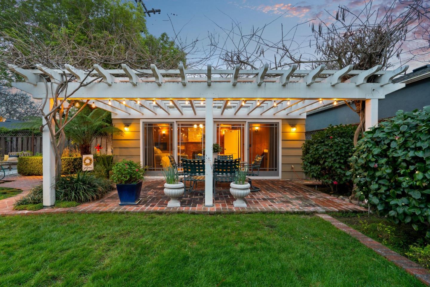 Detail Gallery Image 43 of 55 For 1660 Hanchett Ave, San Jose,  CA 95128 - 3 Beds | 3 Baths